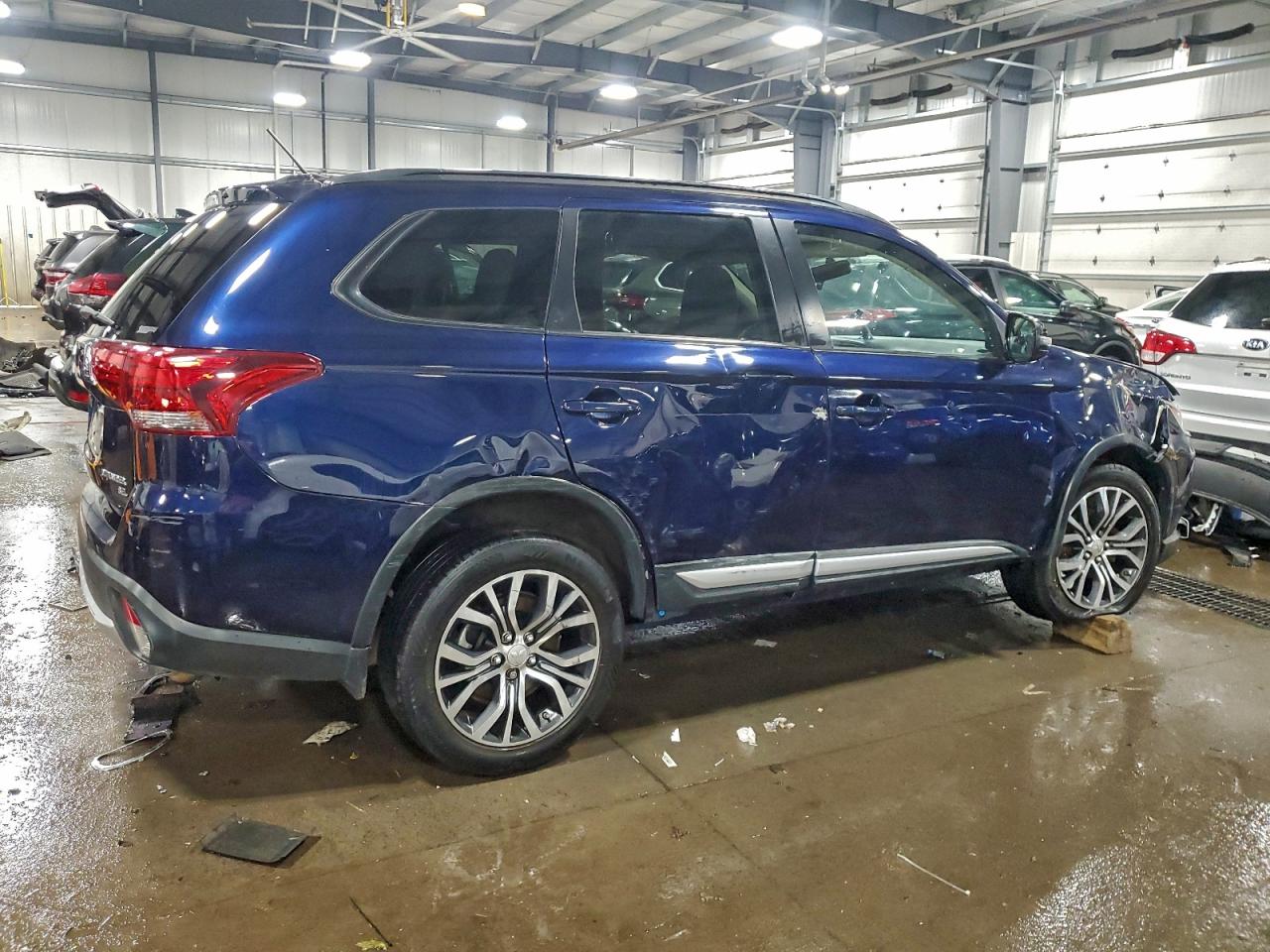 2016 MITSUBISHI OUTLANDER SE photo 3