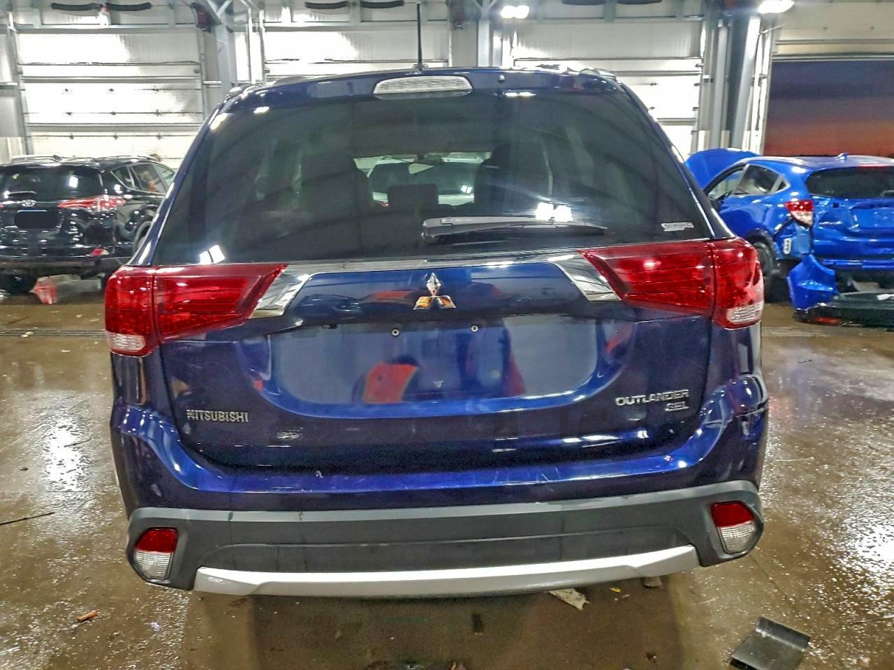 2016 MITSUBISHI OUTLANDER SE photo 6