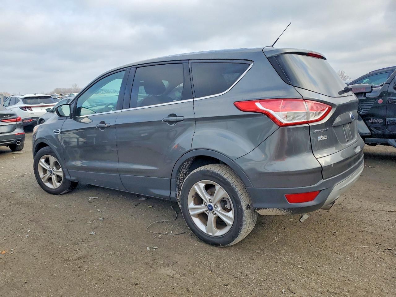 2016 FORD ESCAPE SE photo 2