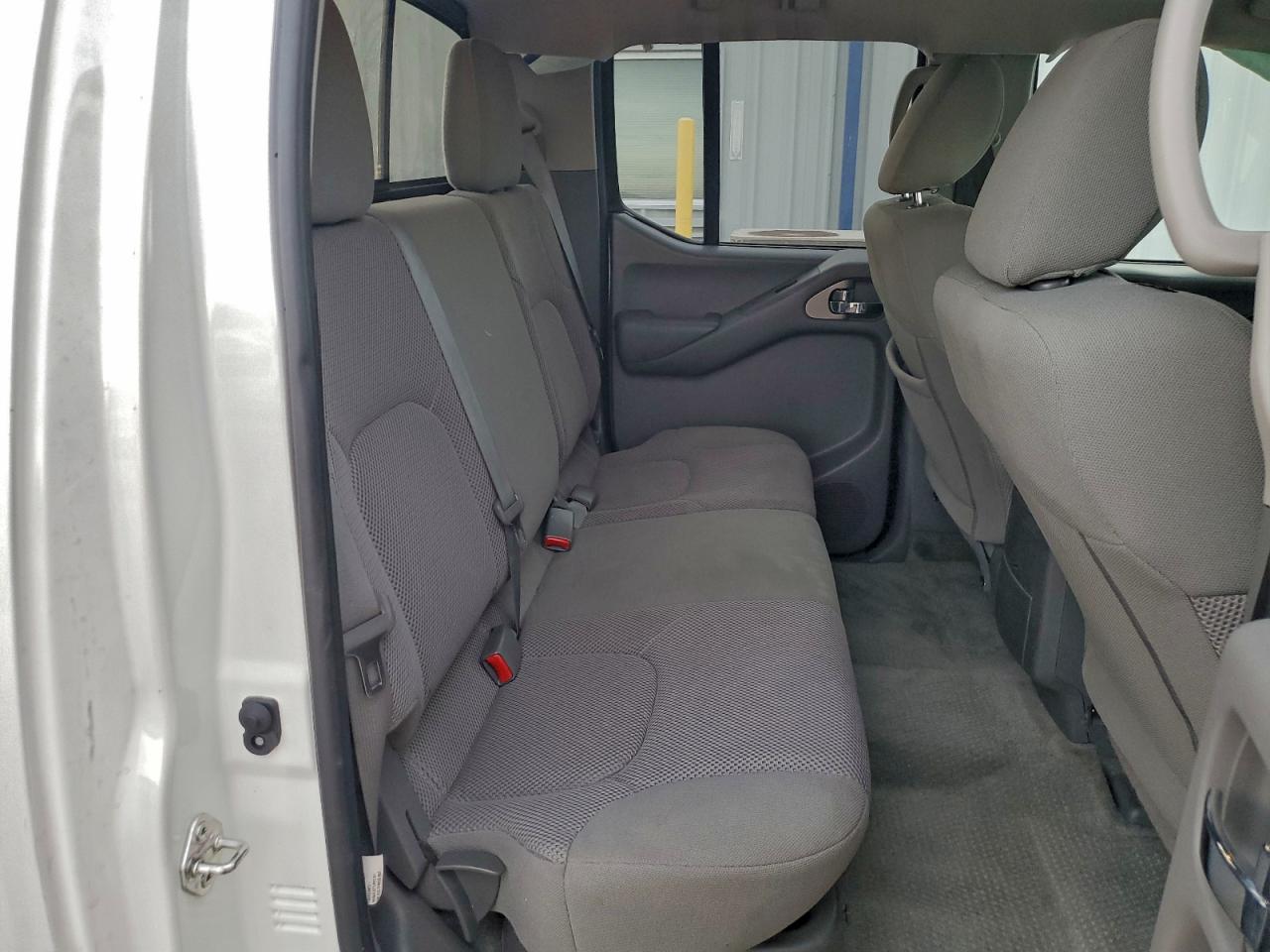 2018 NISSAN FRONTIER S photo 10