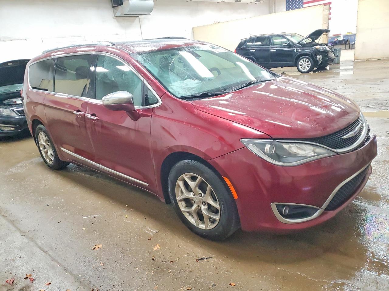 2019 CHRYSLER PACIFICA LIMITED photo 4