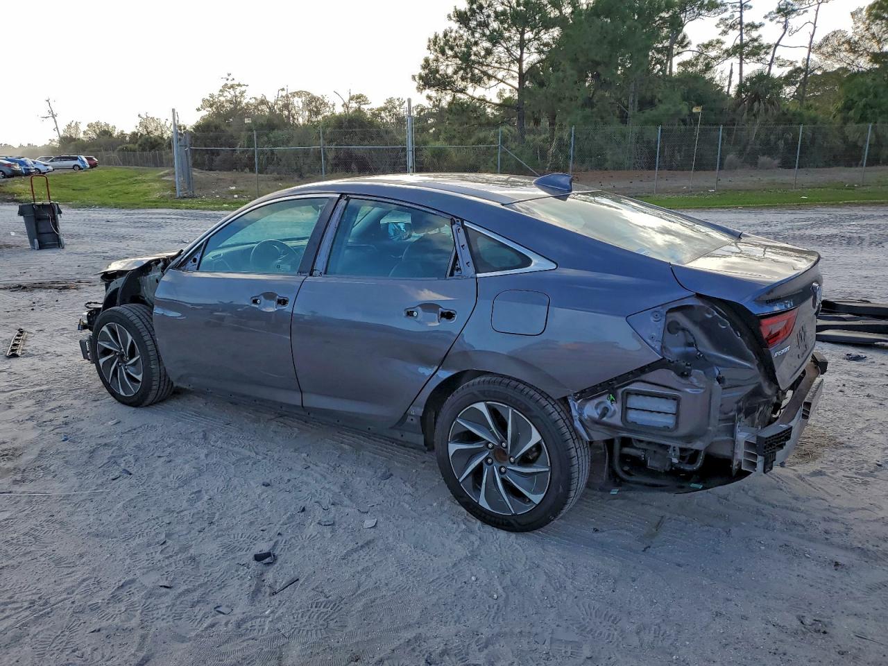 2019 HONDA INSIGHT TOURING photo 2
