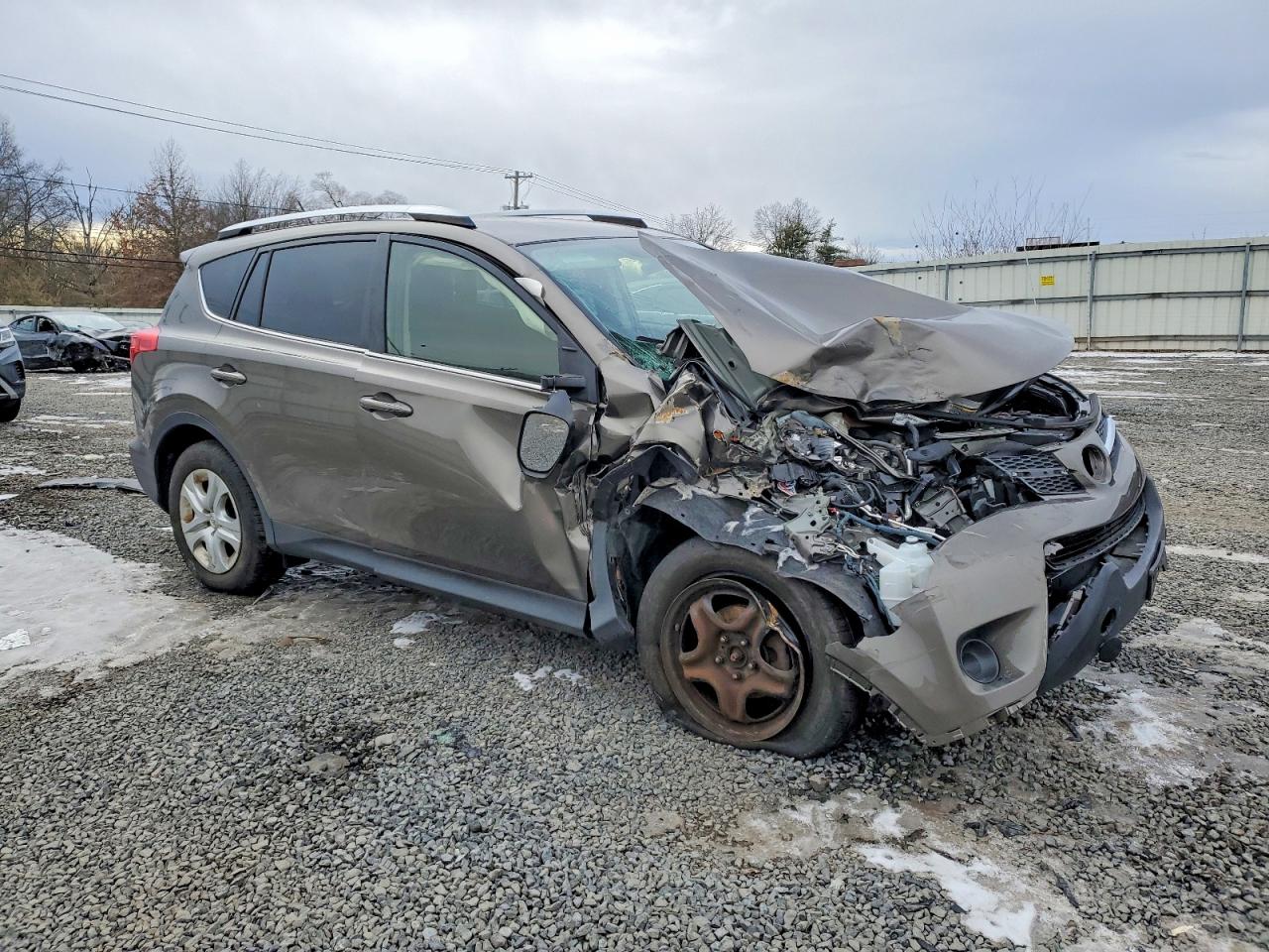 2014 TOYOTA RAV4 LE photo 4