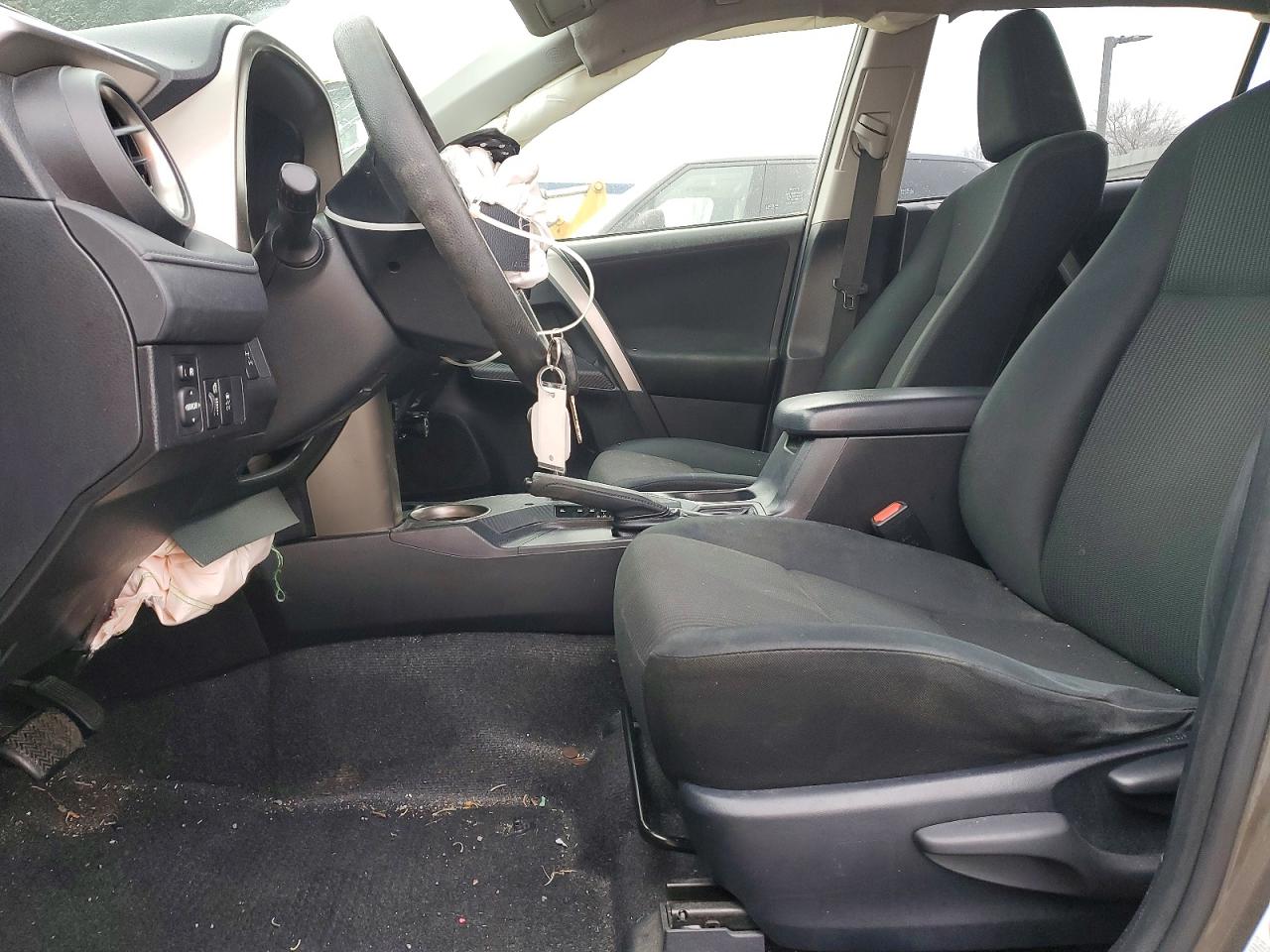 2014 TOYOTA RAV4 LE photo 7