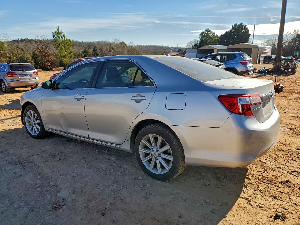 2013 TOYOTA CAMRY SE photo 2