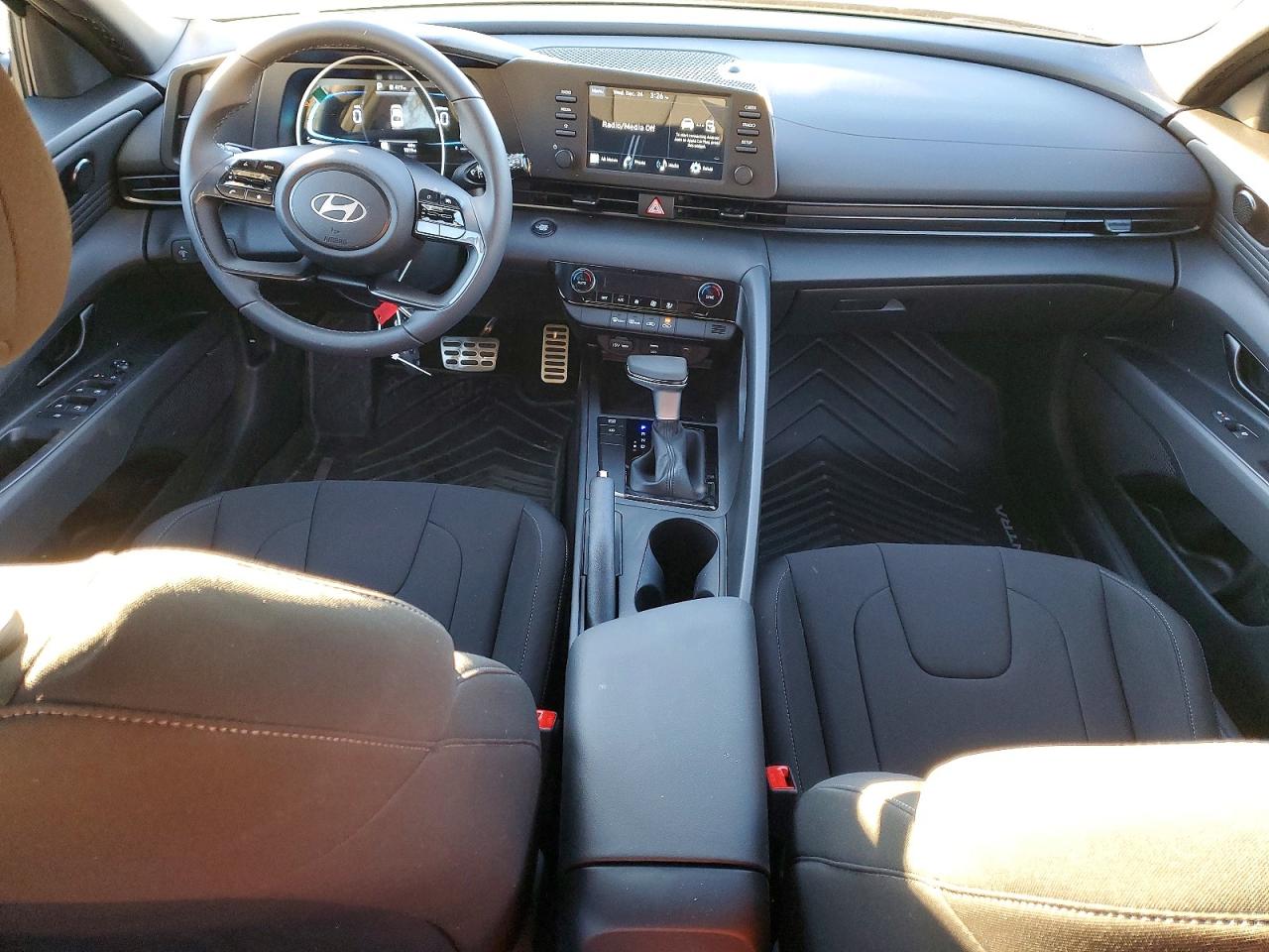2025 HYUNDAI ELANTRA SEL SPORT photo 8