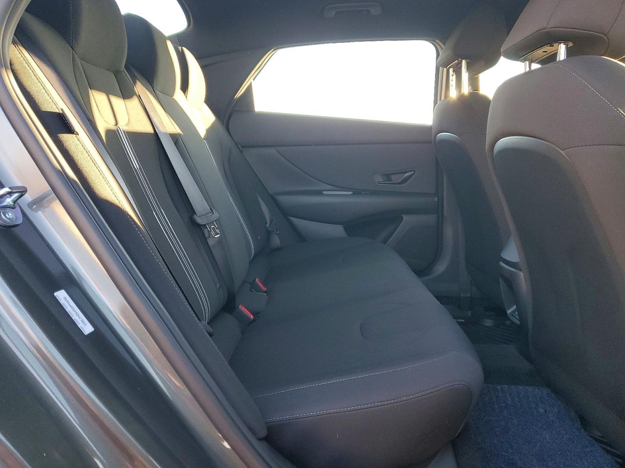 2025 HYUNDAI ELANTRA SEL SPORT photo 10