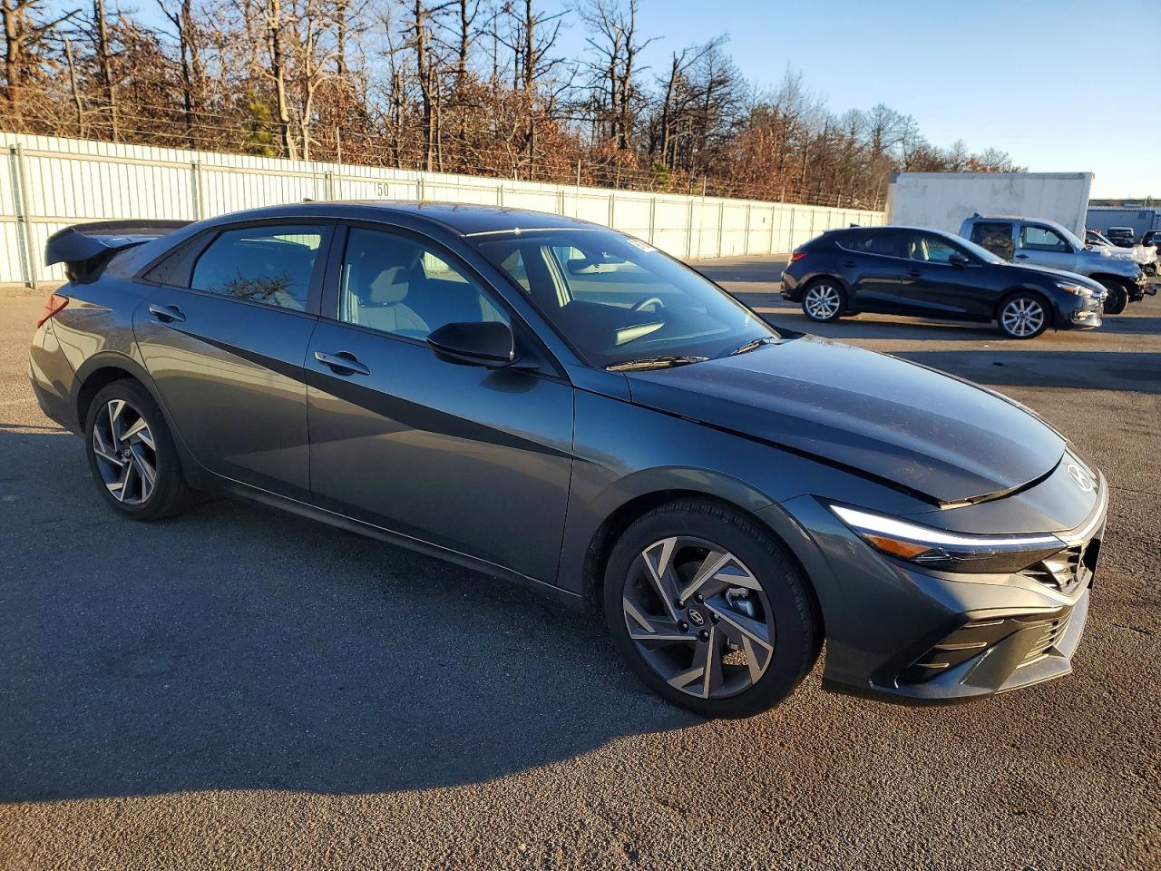 2025 HYUNDAI ELANTRA SEL SPORT photo 4