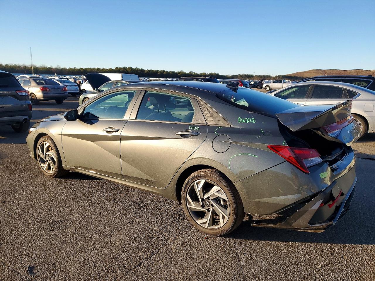 2025 HYUNDAI ELANTRA SEL SPORT photo 2