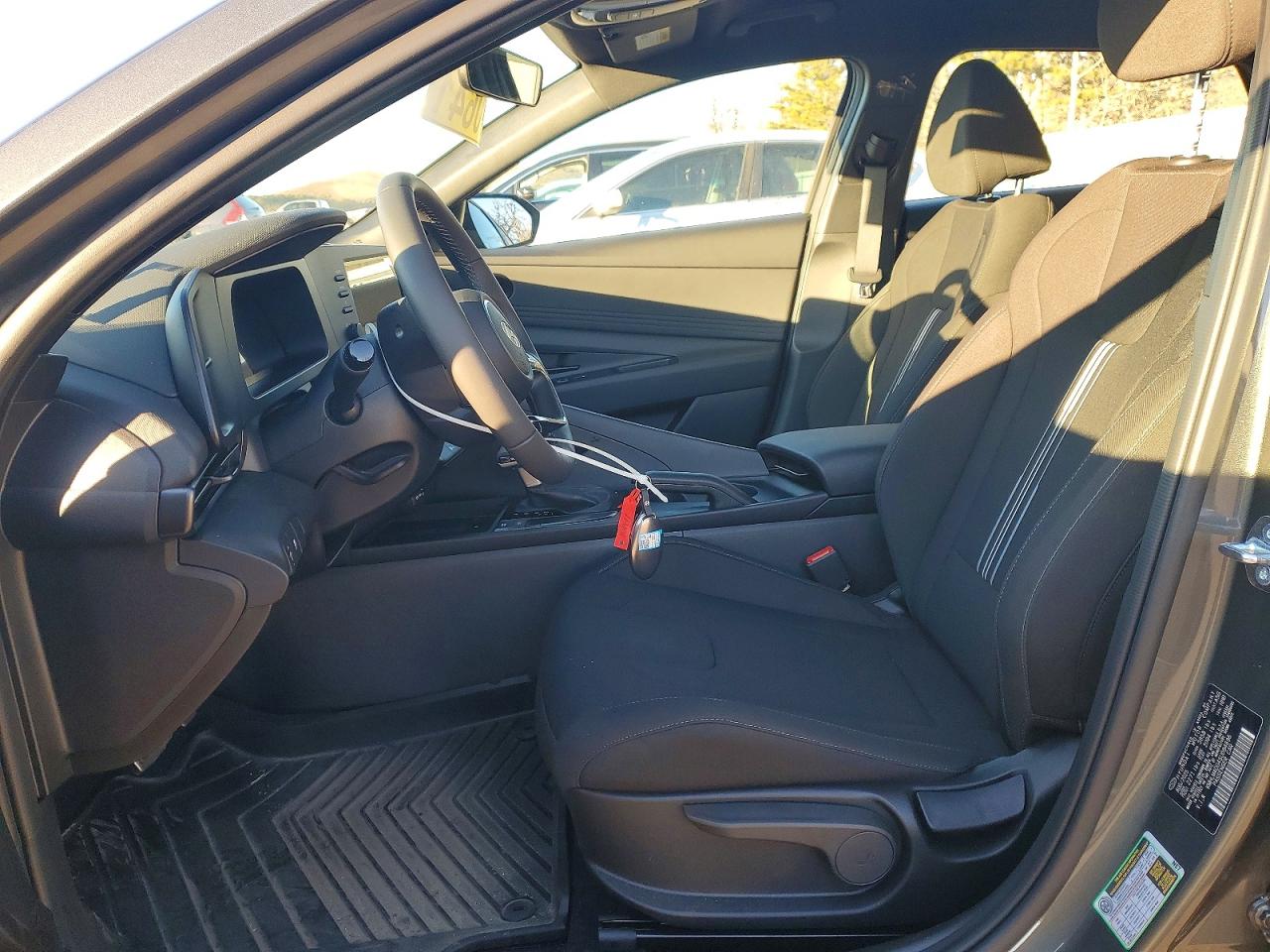 2025 HYUNDAI ELANTRA SEL SPORT photo 7