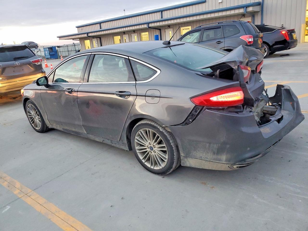 2016 FORD FUSION SE photo 2