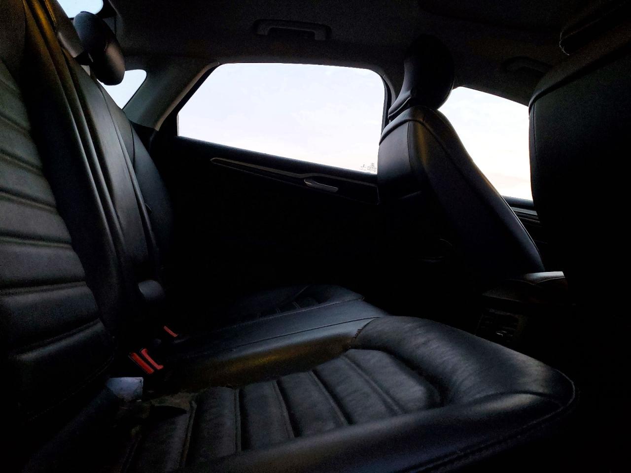 2016 FORD FUSION SE photo 10