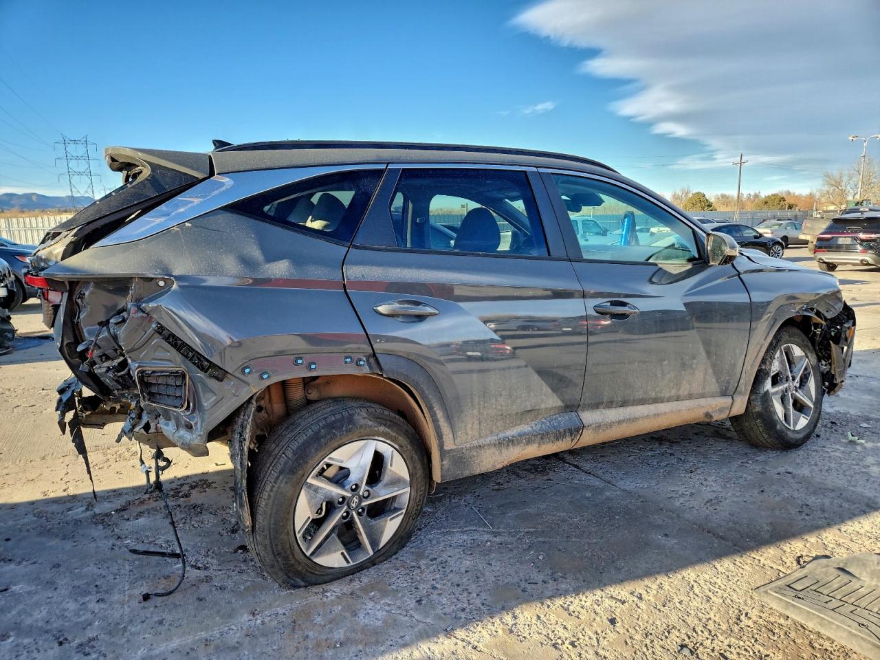 2025 HYUNDAI TUCSON SEL photo 3