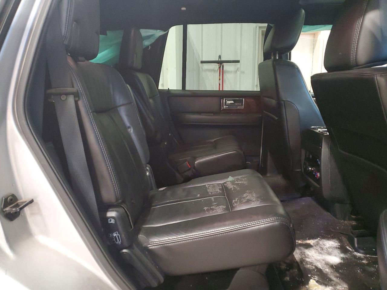 2015 LINCOLN NAVIGATOR photo 11