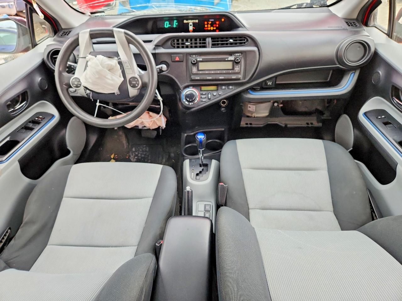 2013 TOYOTA PRIUS C photo 8