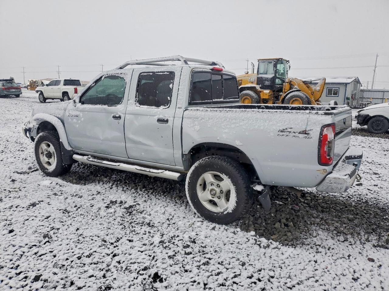 2000 NISSAN FRONTIER CREW CAB XE photo 2