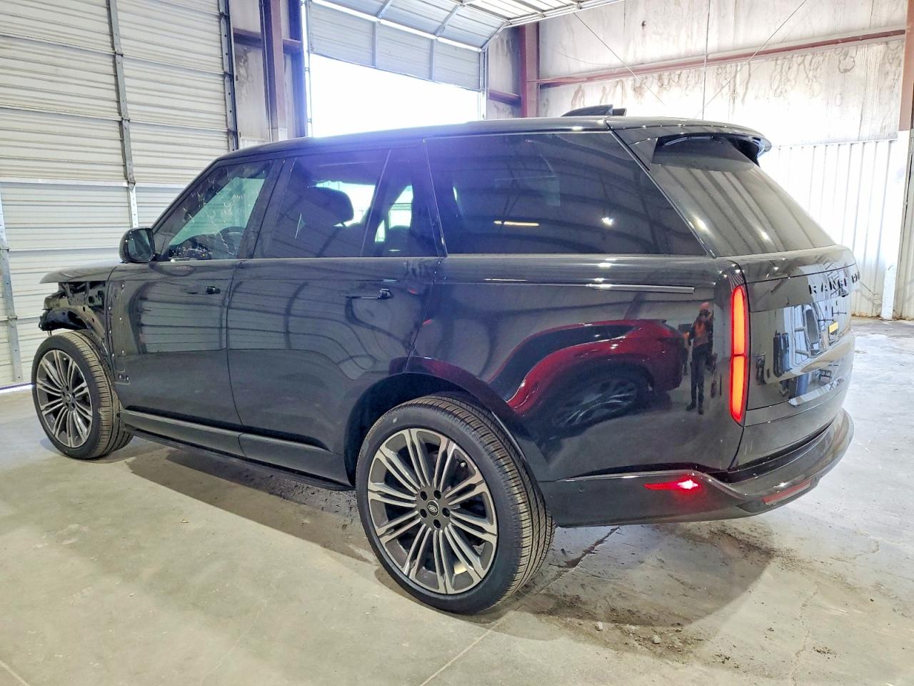 2025 LAND ROVER RANGE ROVER SE photo 2