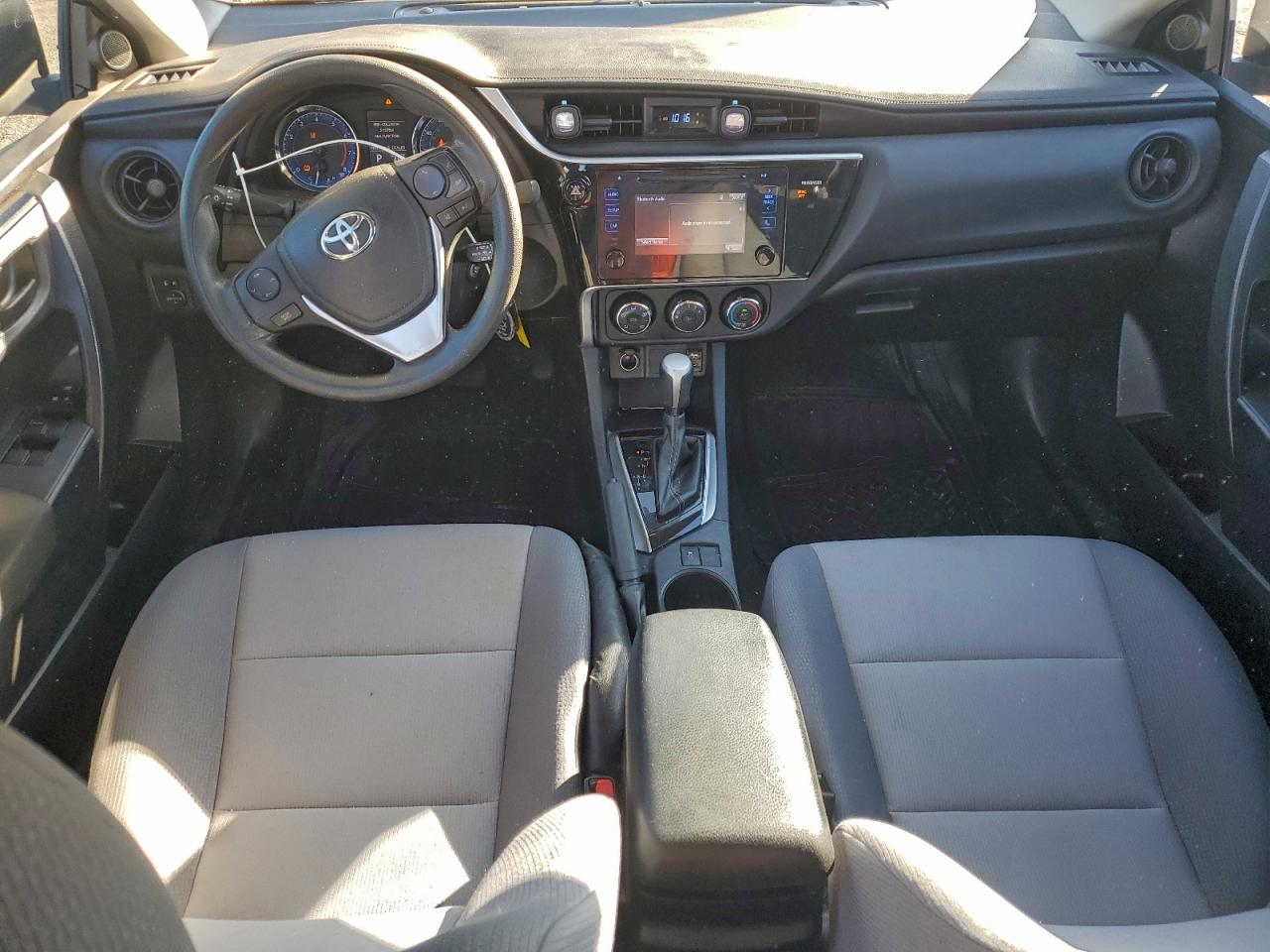 2017 TOYOTA COROLLA L photo 8