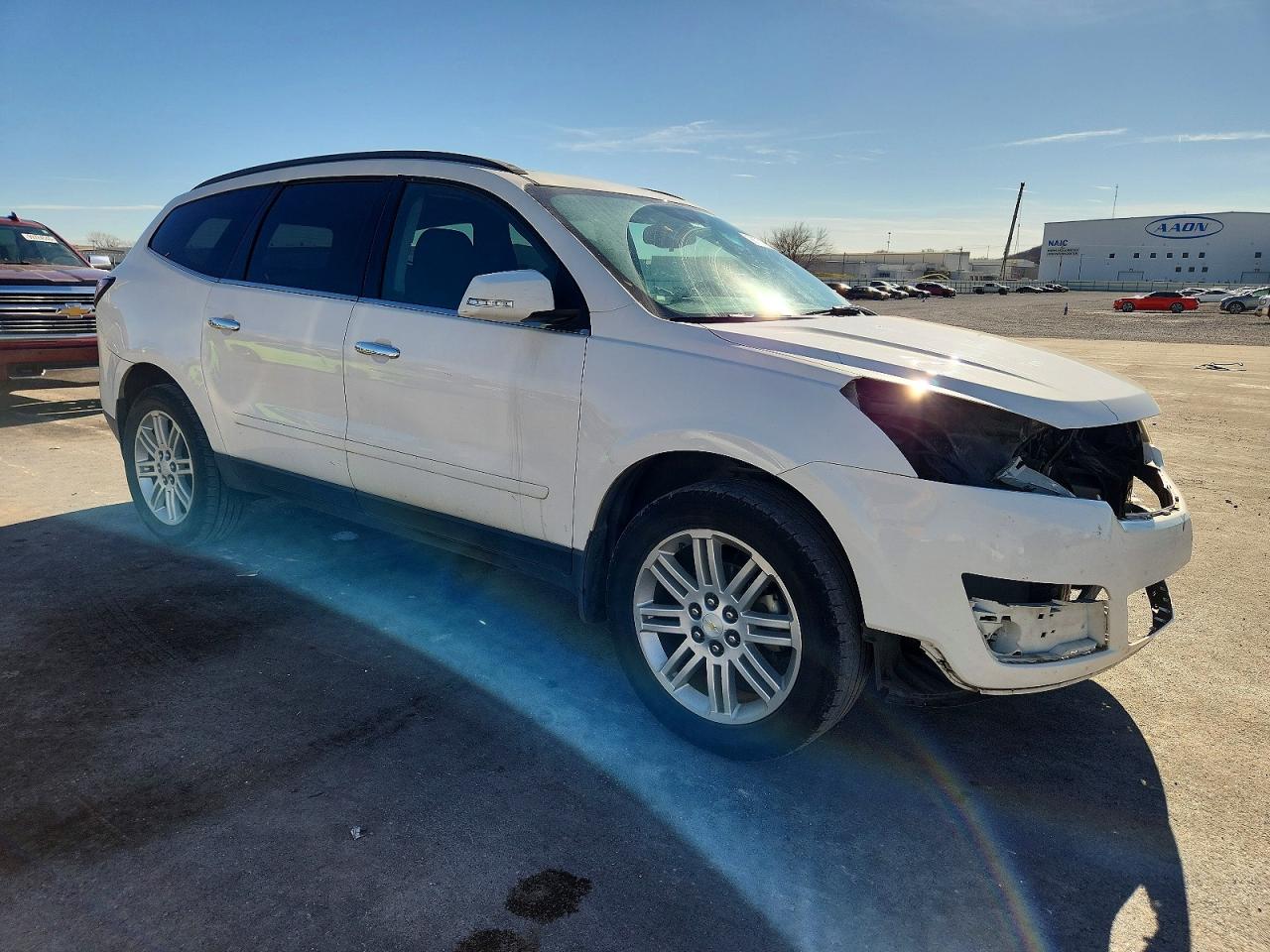 2014 CHEVROLET TRAVERSE LT photo 4