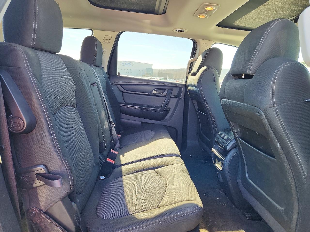 2014 CHEVROLET TRAVERSE LT photo 10