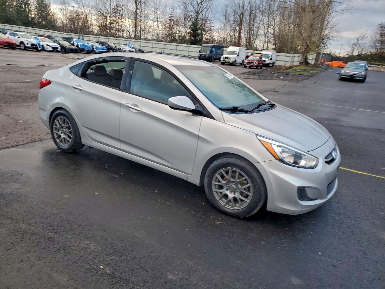 2015 HYUNDAI ACCENT GLS photo 4