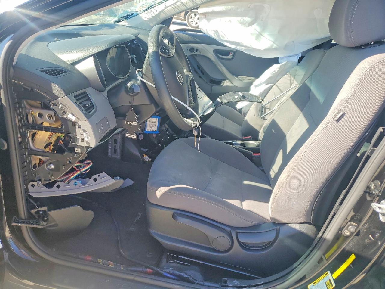 2016 HYUNDAI ELANTRA SE photo 7