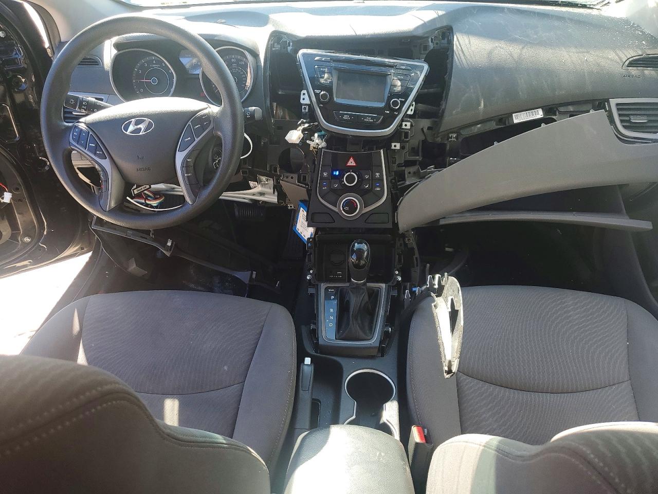2016 HYUNDAI ELANTRA SE photo 8