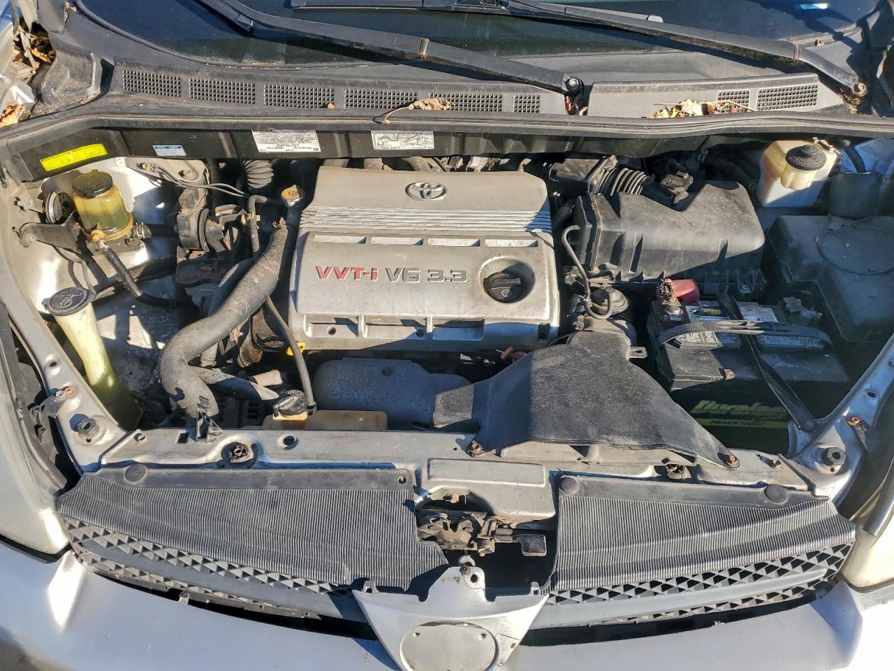 2004 TOYOTA SIENNA photo 12