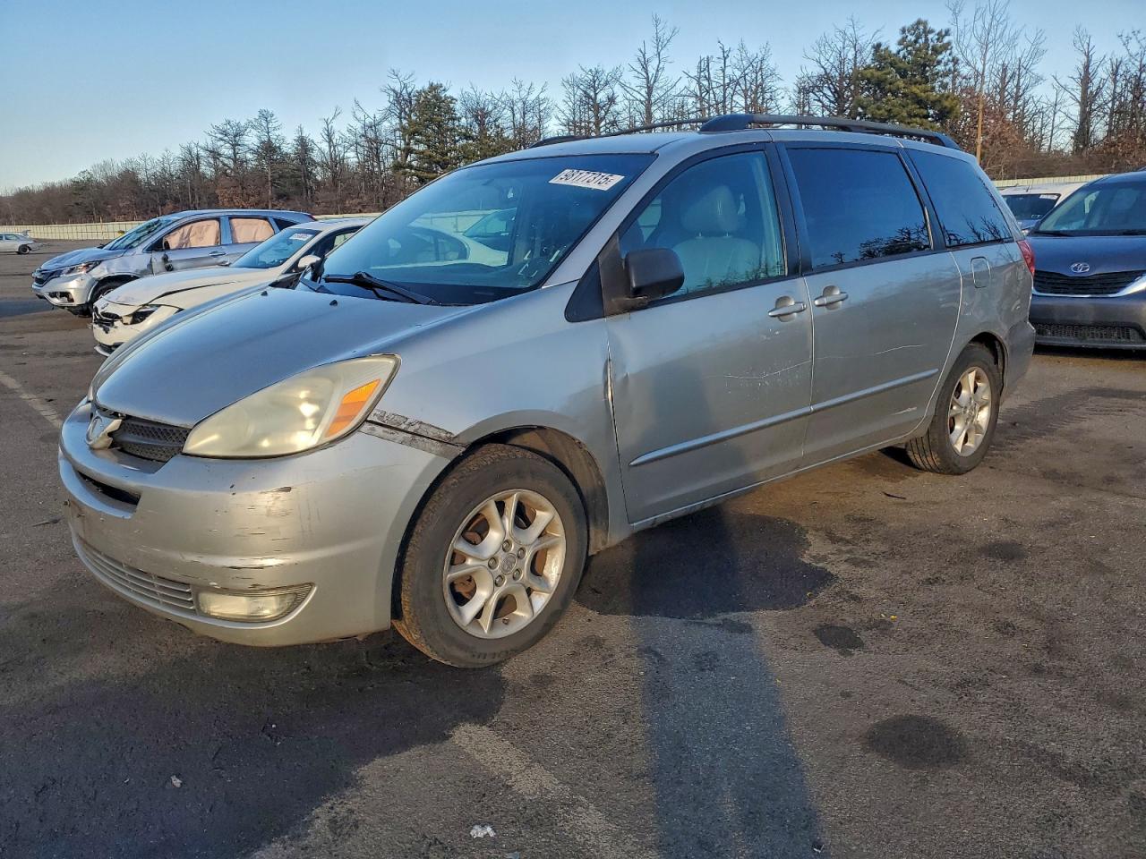 2004 TOYOTA SIENNA