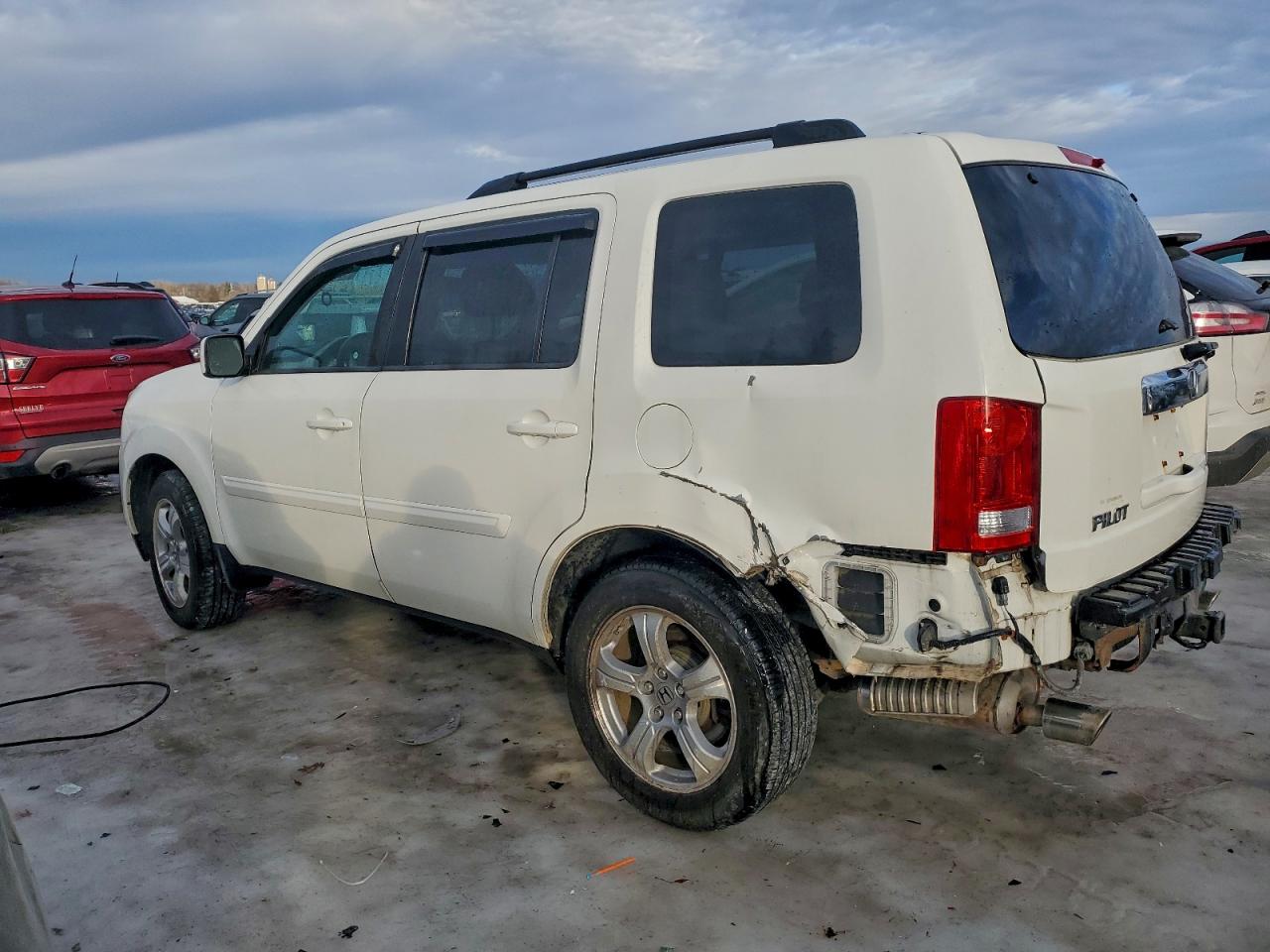 2013 HONDA PILOT EXLN photo 2