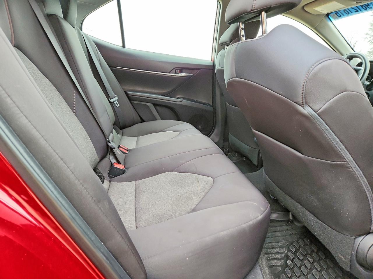 2020 TOYOTA CAMRY LE photo 10