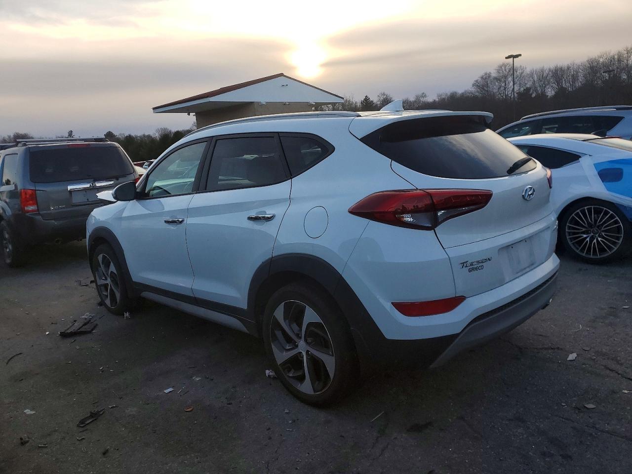 2018 HYUNDAI TUCSON VALUE photo 2