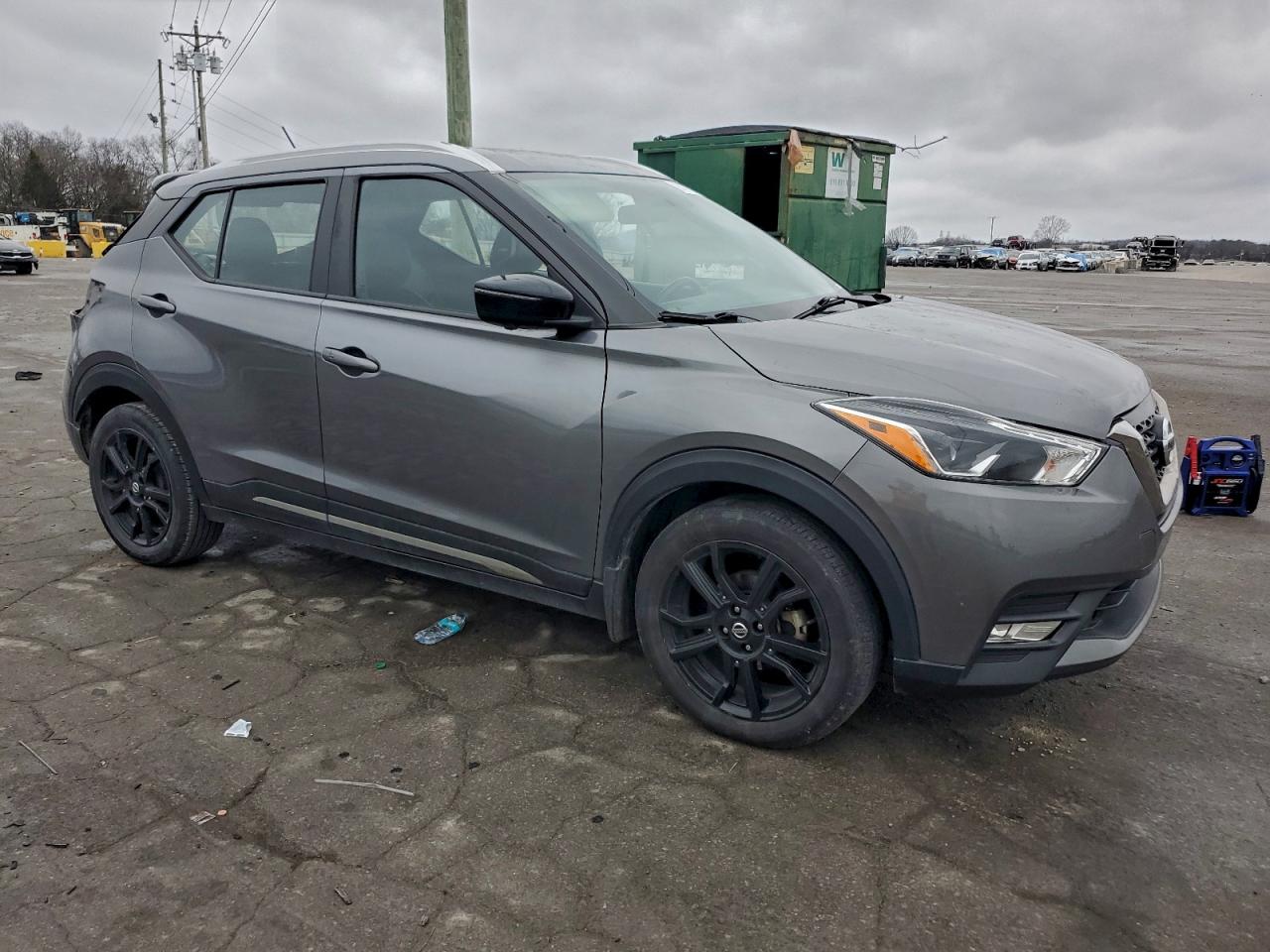 2019 NISSAN KICKS S photo 4