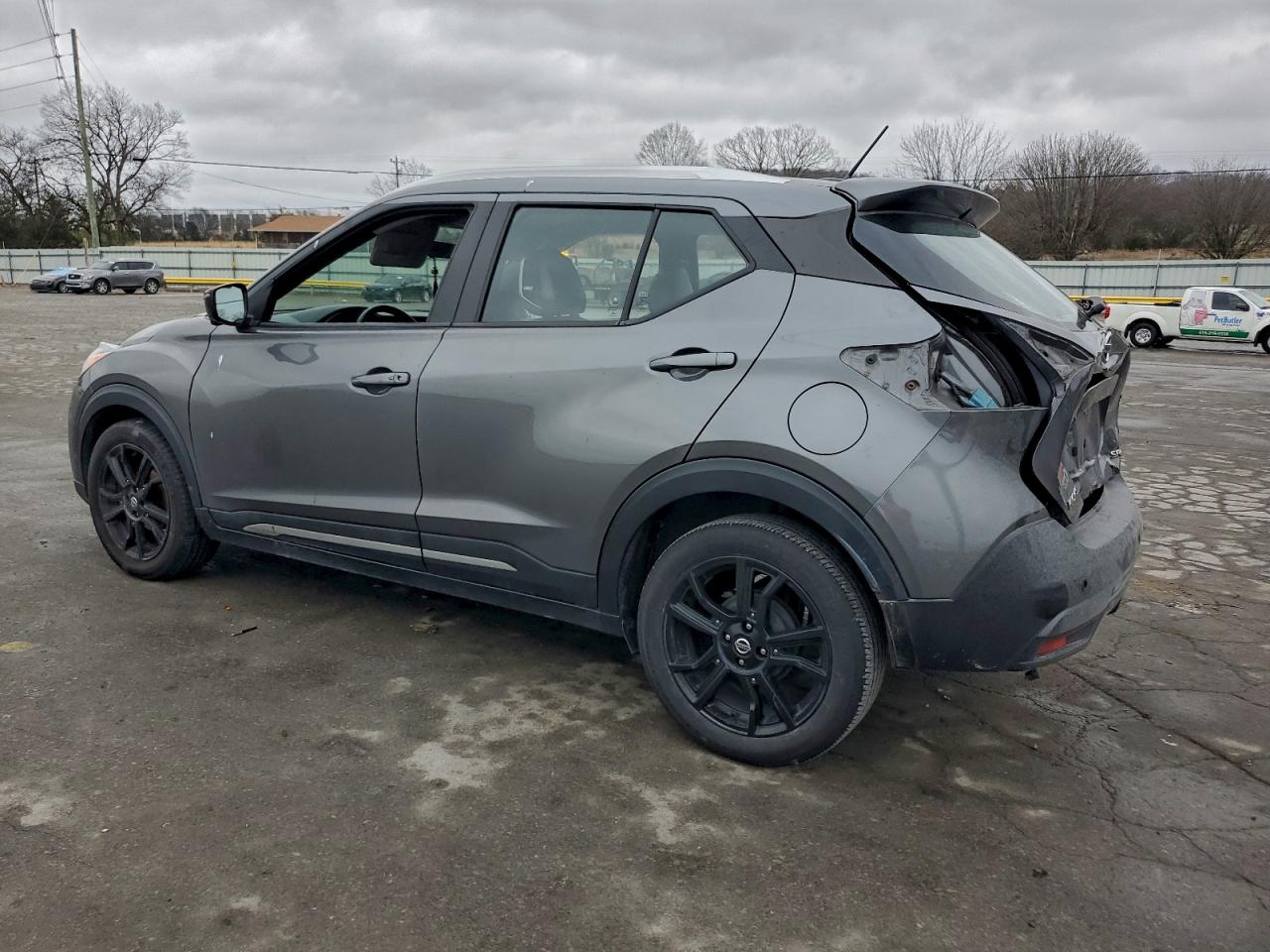 2019 NISSAN KICKS S photo 2