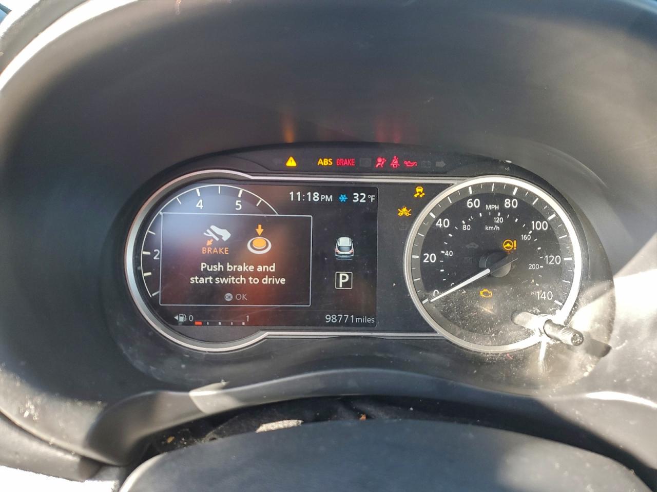 2019 NISSAN KICKS S photo 9