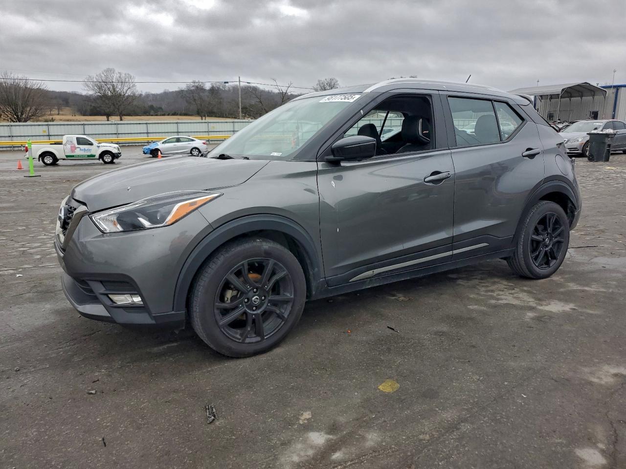 2019 NISSAN KICKS