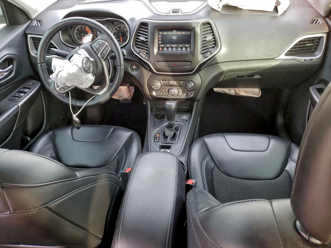 2019 JEEP CHEROKEE LATITUDE PLUS photo 8
