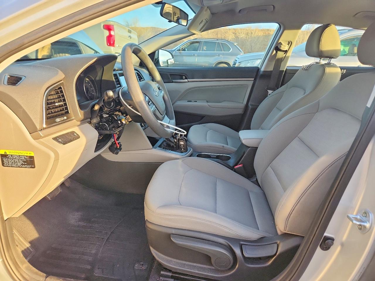 2017 HYUNDAI ELANTRA SE photo 7
