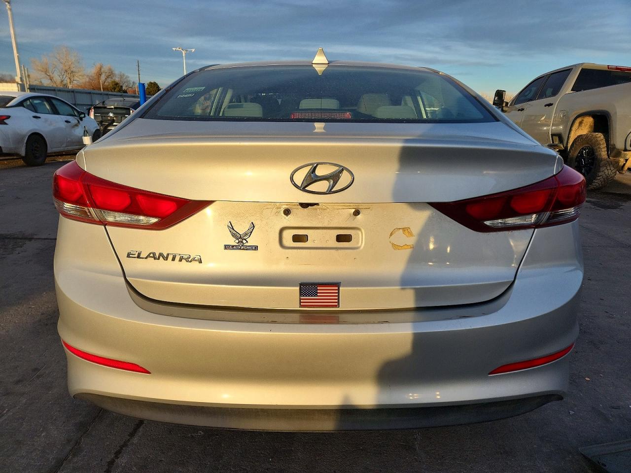 2017 HYUNDAI ELANTRA SE photo 6