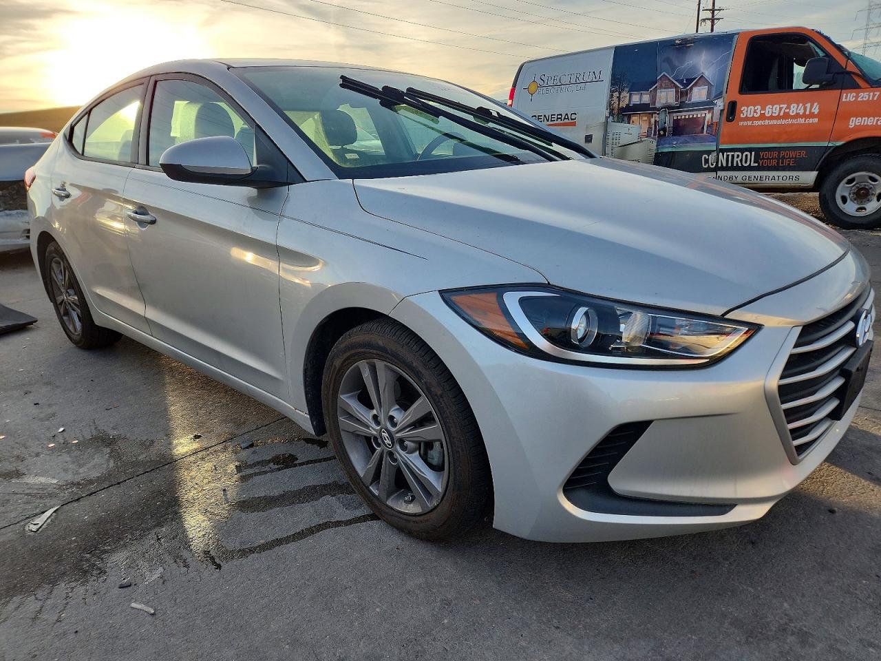 2017 HYUNDAI ELANTRA SE photo 4