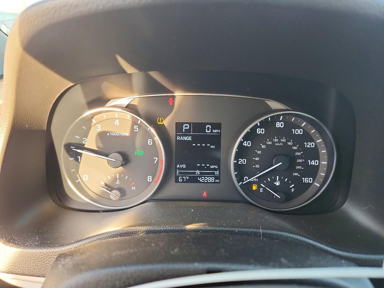 2017 HYUNDAI ELANTRA SE photo 9