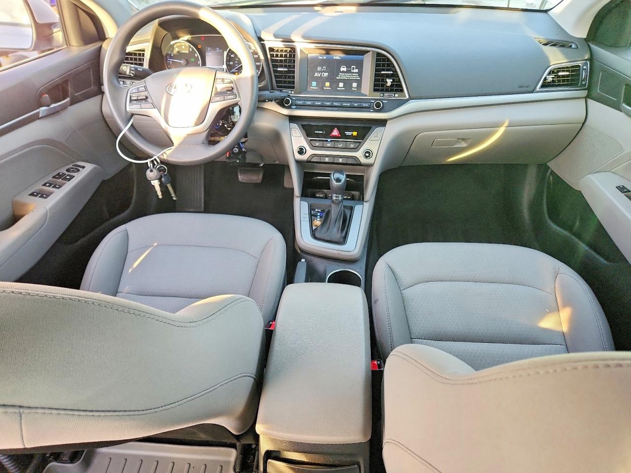 2017 HYUNDAI ELANTRA SE photo 8