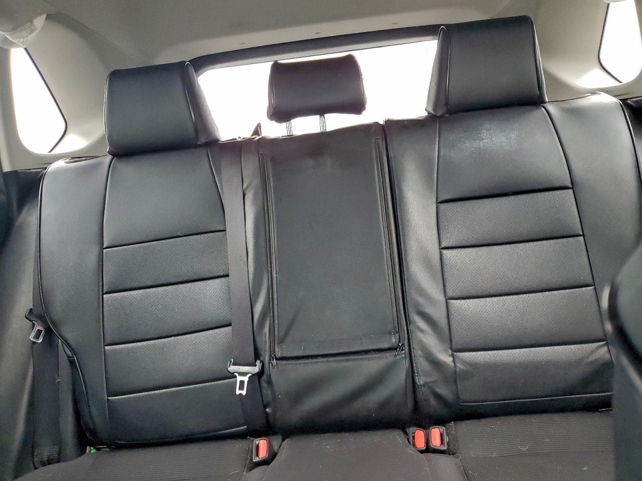 2021 TOYOTA RAV4 LE photo 10