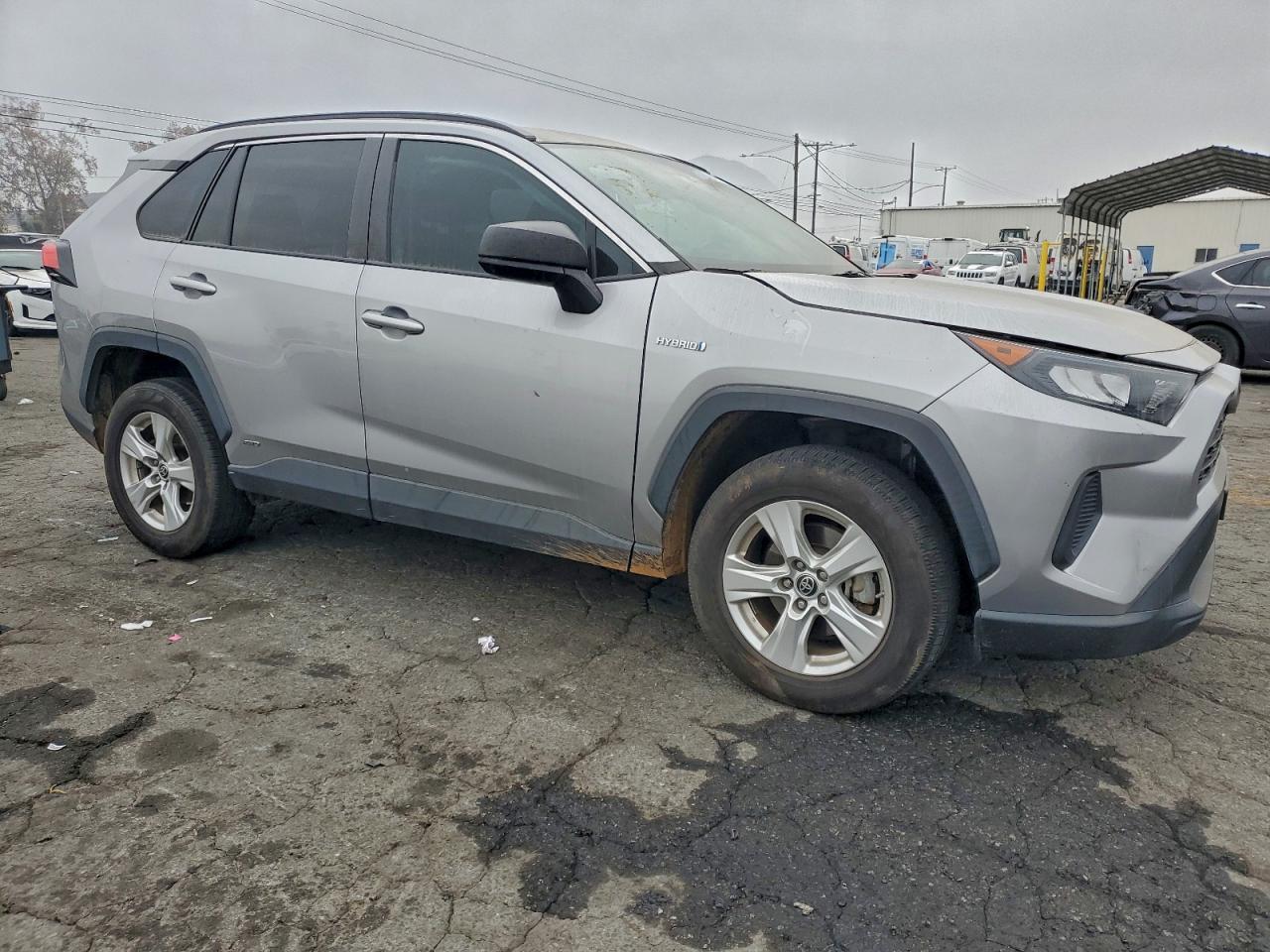 2021 TOYOTA RAV4 LE photo 4