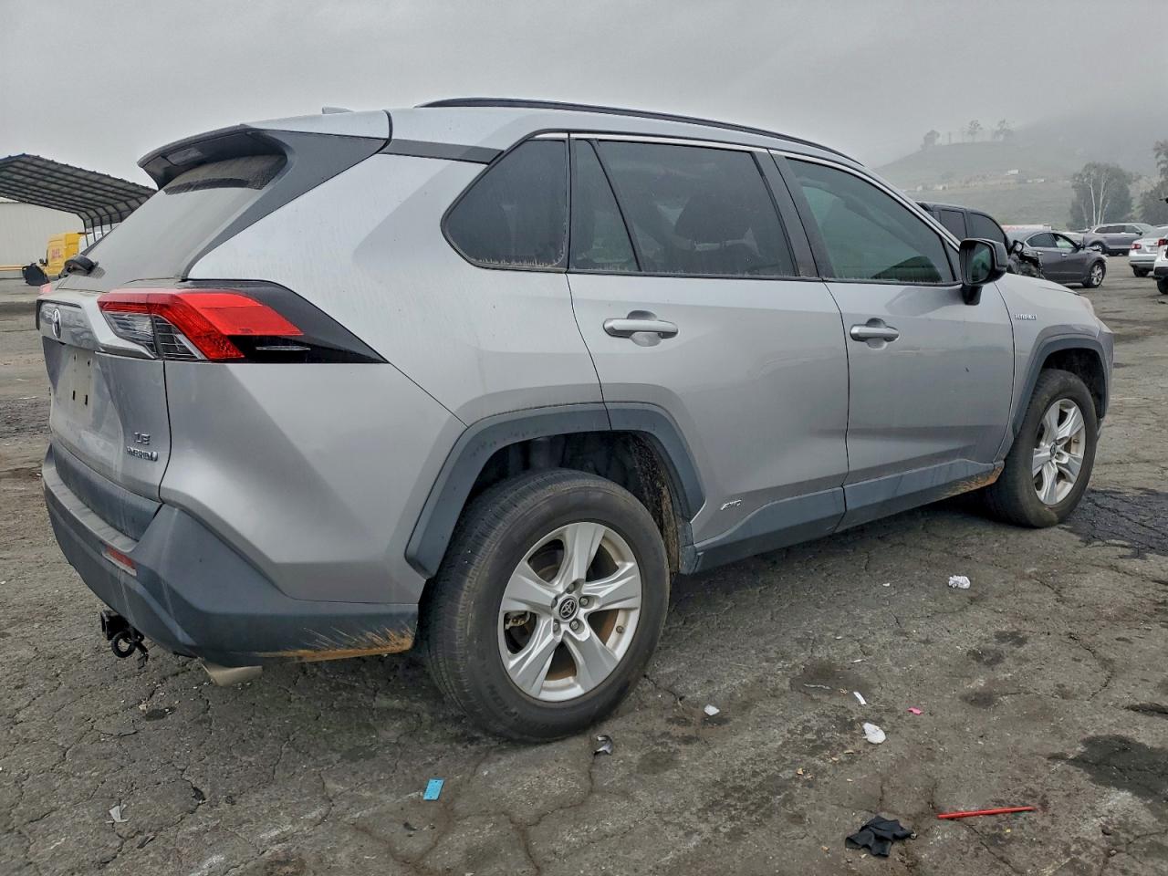 2021 TOYOTA RAV4 LE photo 3