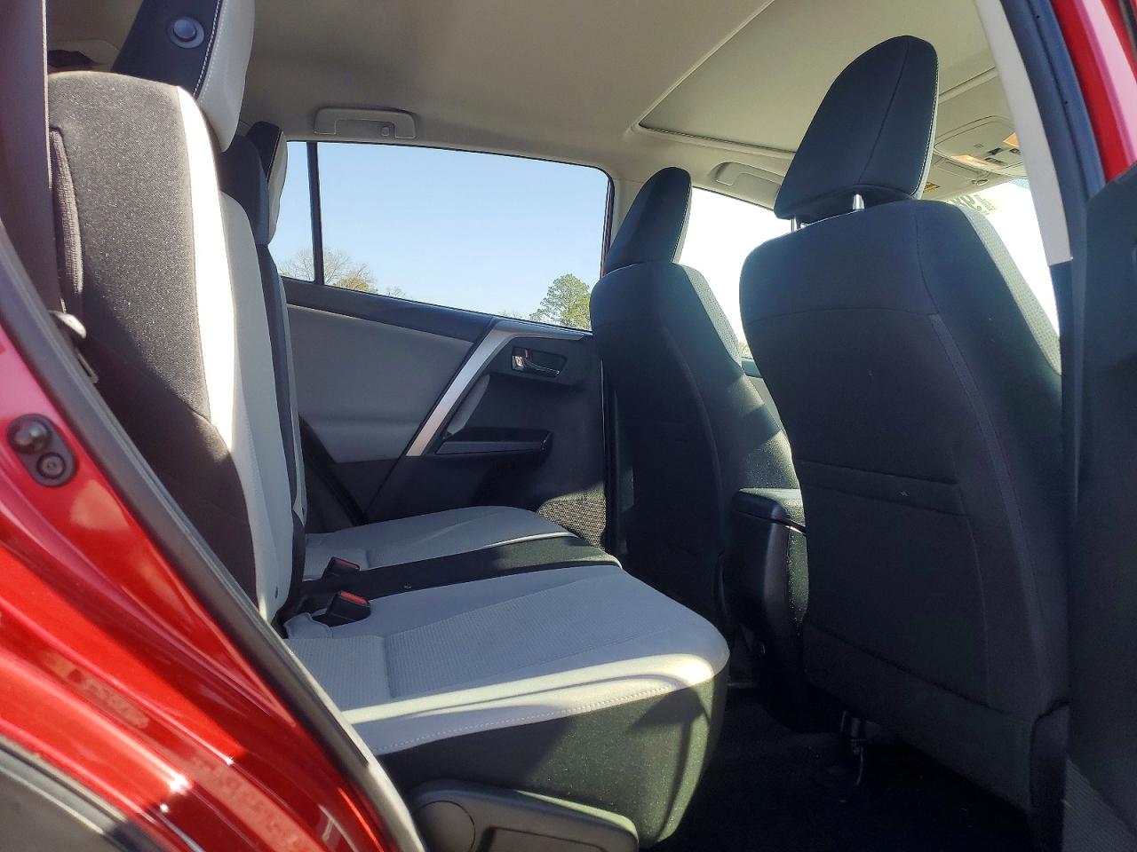 2016 TOYOTA RAV4 XLE photo 11