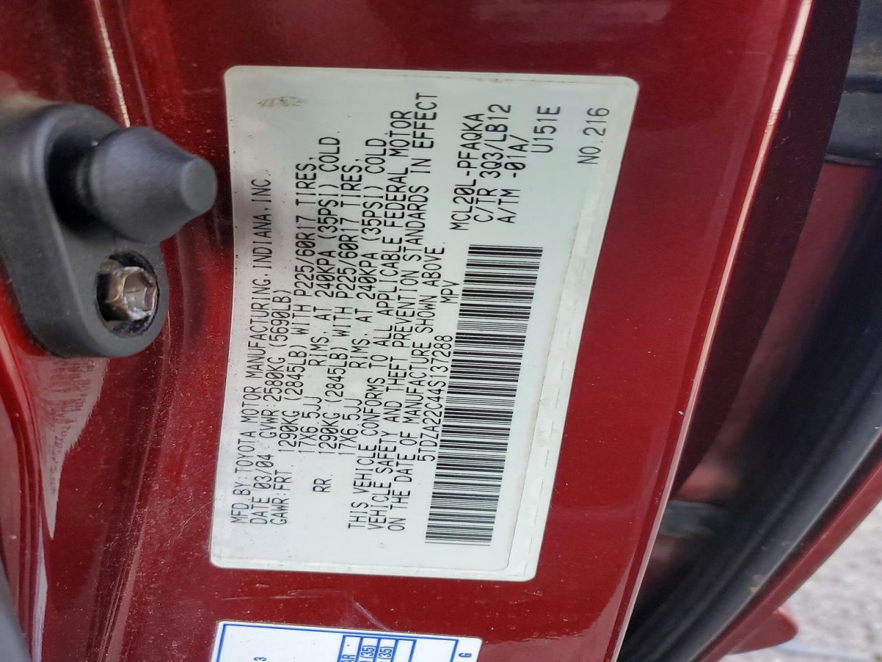 2004 TOYOTA SIENNA XLE photo 13