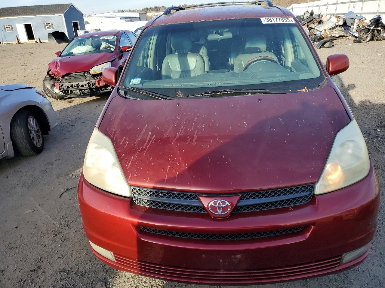 2004 TOYOTA SIENNA XLE photo 5