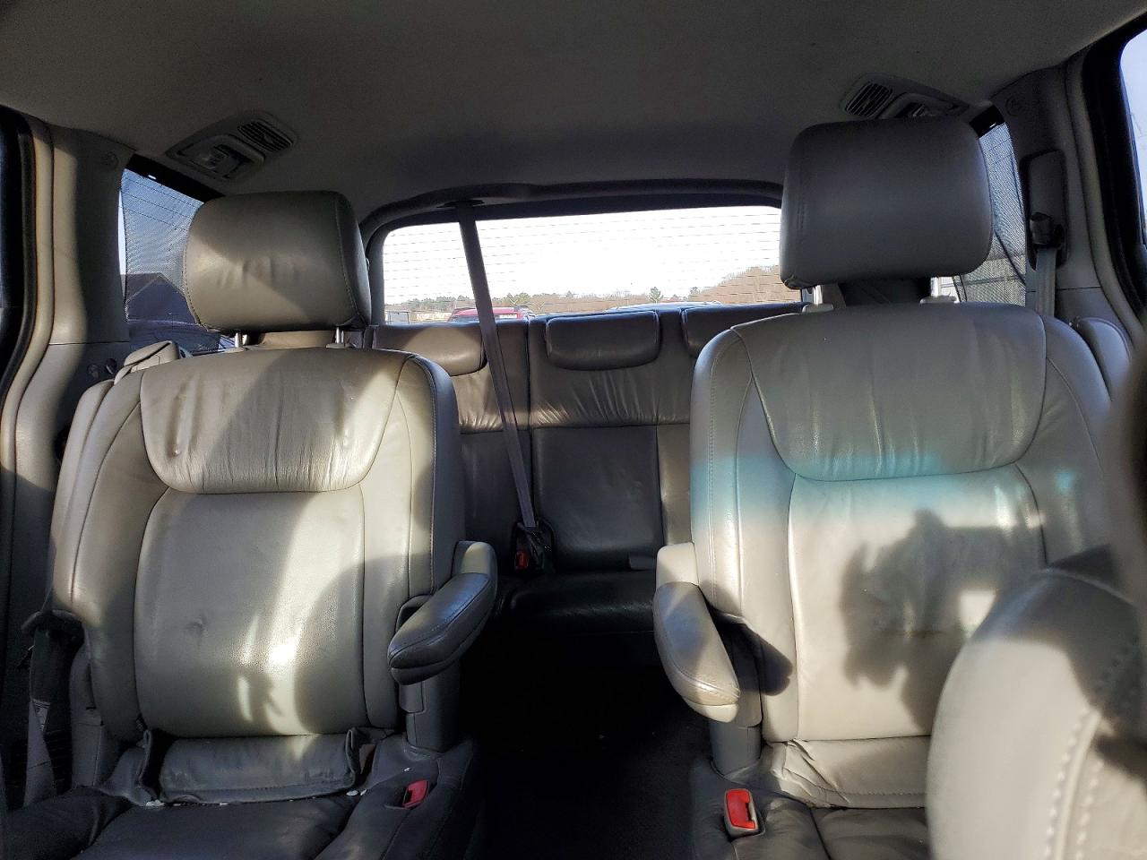 2004 TOYOTA SIENNA XLE photo 10