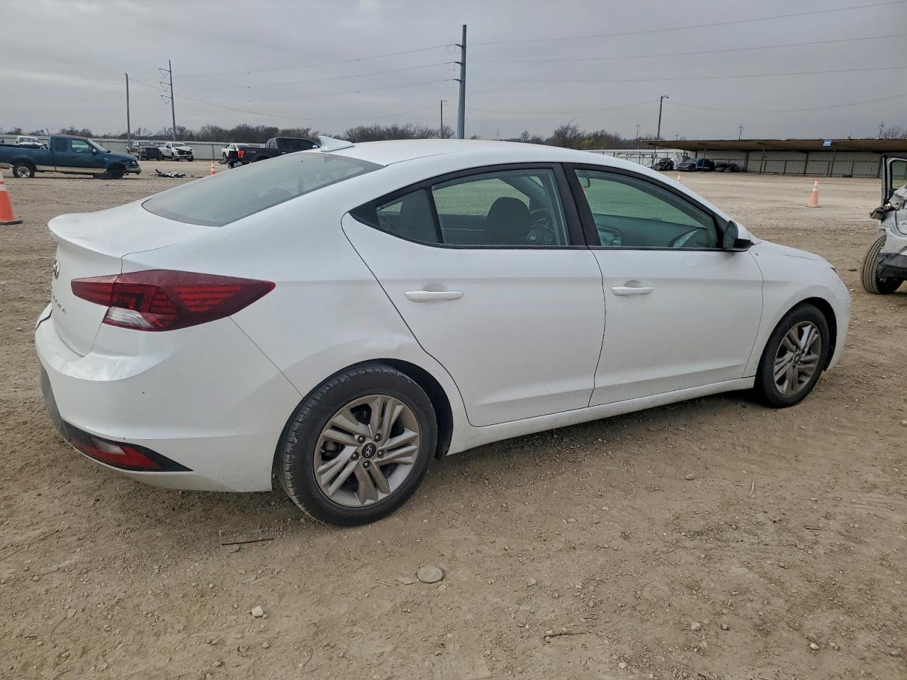 2020 HYUNDAI ELANTRA SEL photo 3